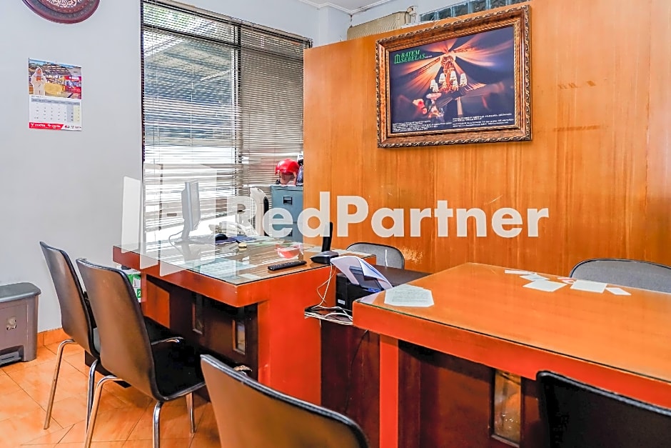 Hotel Sebelas @ Jalan Palasari Mitra RedDoorz