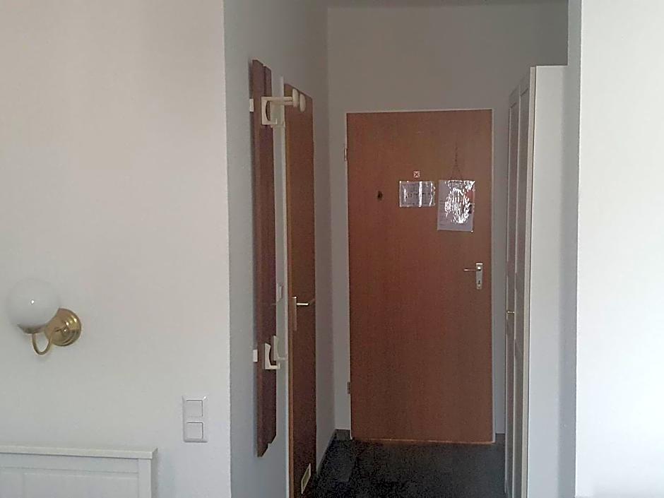 Foto 1 daripada 6 — Small Single Room