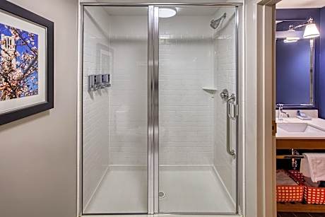 Room, 2 Queen Beds (Mobility Accessible, Tub)