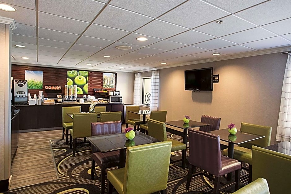 La Quinta Inn & Suites by Wyndham Baton Rouge Siegen Lane