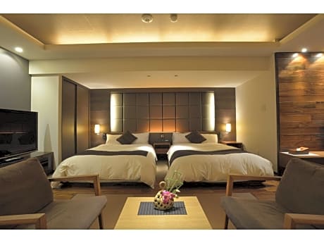Suite Twin Room with Tatami Area and Ocean View - Non-Smoking