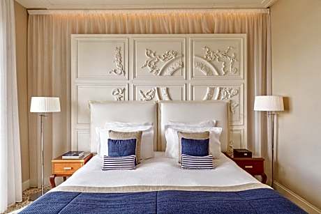 Deluxe Suite with Sea View