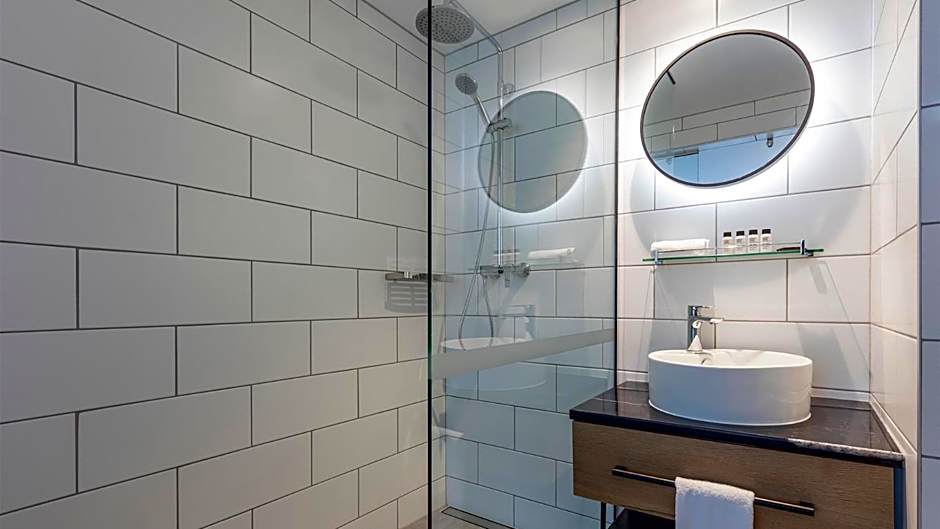 Oaks Wellington Hotel