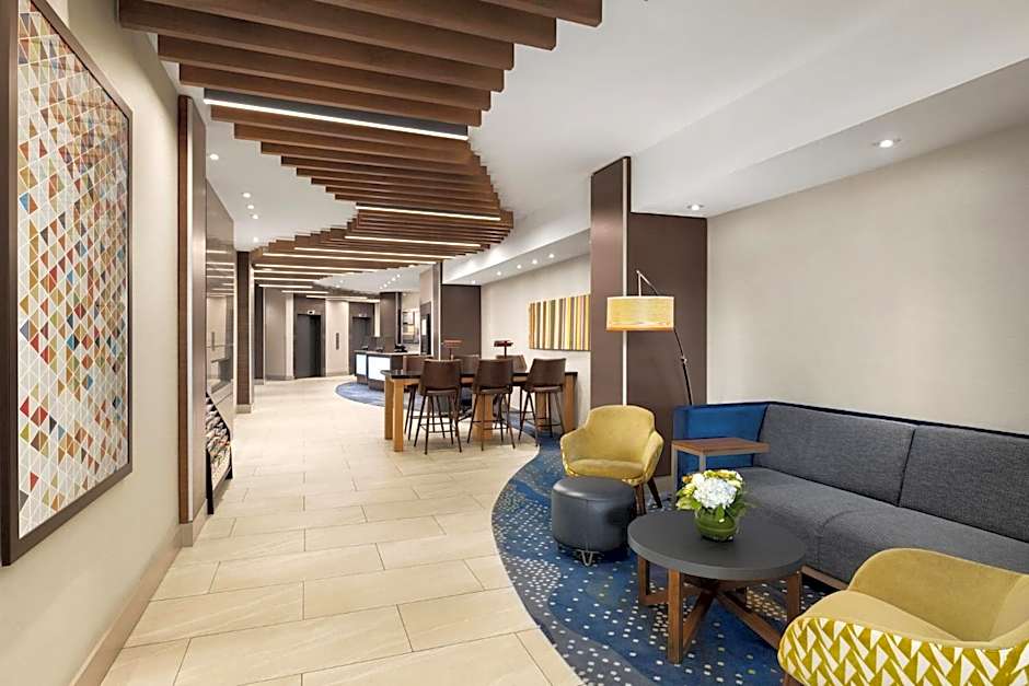 Holiday Inn Express Vancouver-Metrotown (Burnaby) By IHG