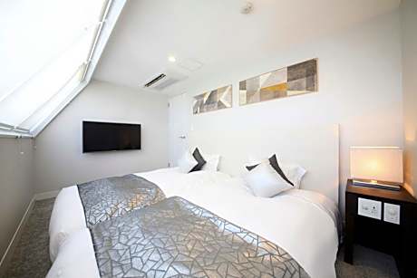 Maisonette Family Suite - Non-Smoking - No Daily Cleaning
