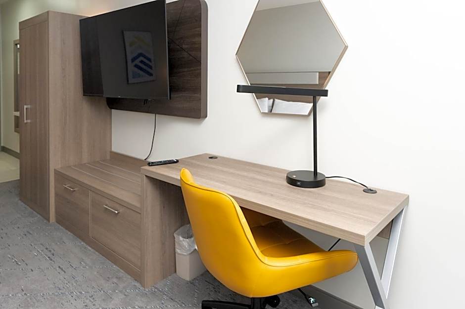 Holiday Inn Express & Suites Burlington - Mount Holly By IHG