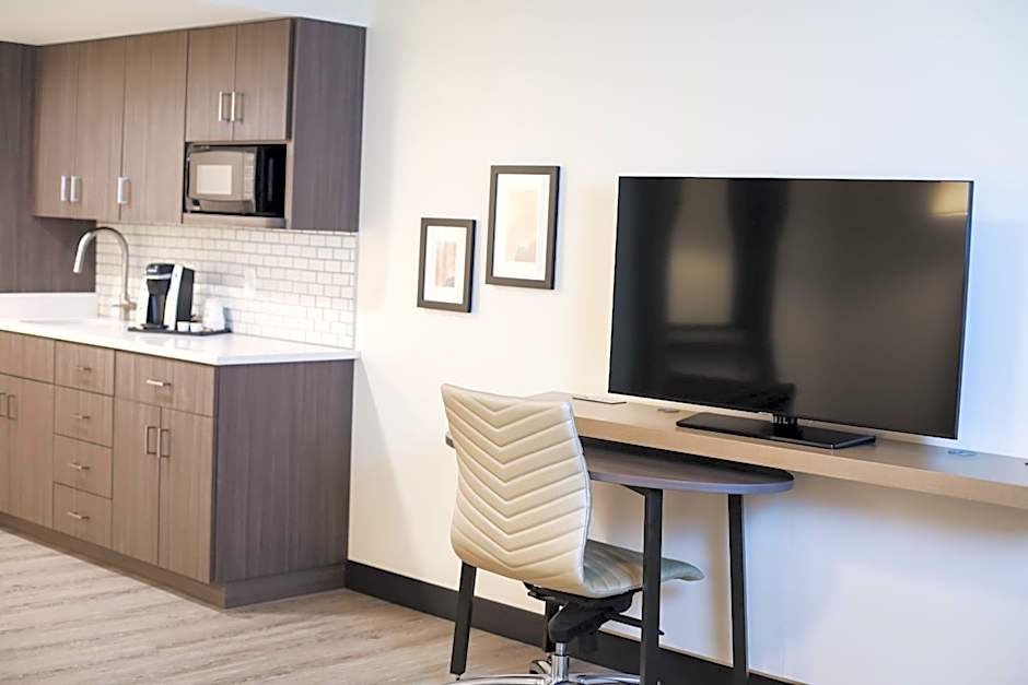 Holiday Inn & Suites St. Cloud By IHG
