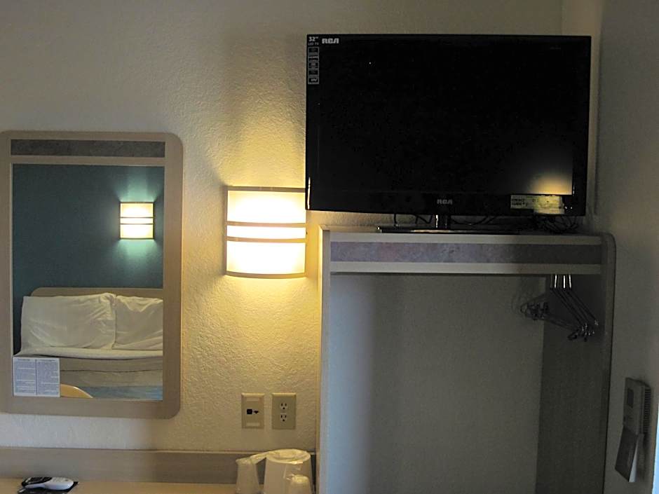Motel 6-Avoca, IA
