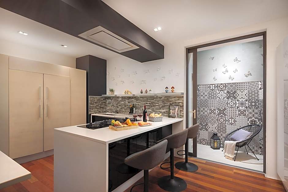 Beachfront Villa Grain of Salt with Pool