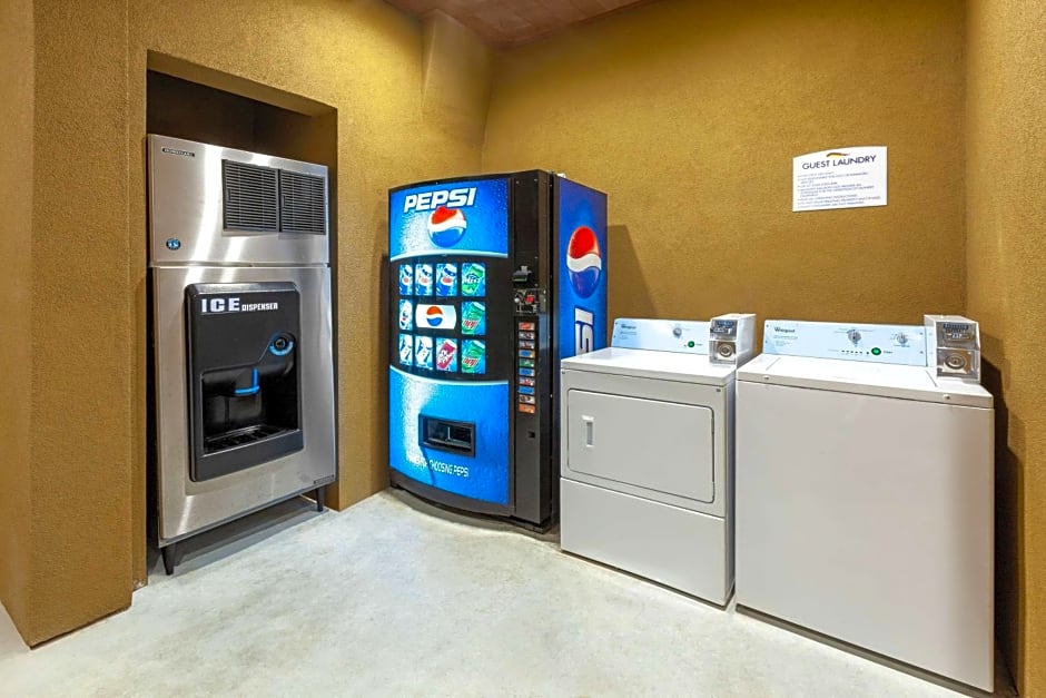 Baymont Inn & Suites Houston Hobby Airport