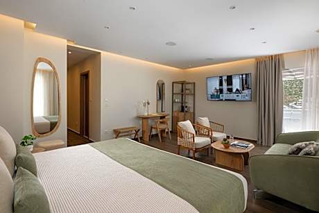 Executive Sea View Suite with Hot Tub