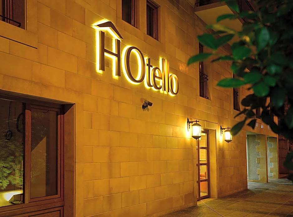 HOtello guest suites