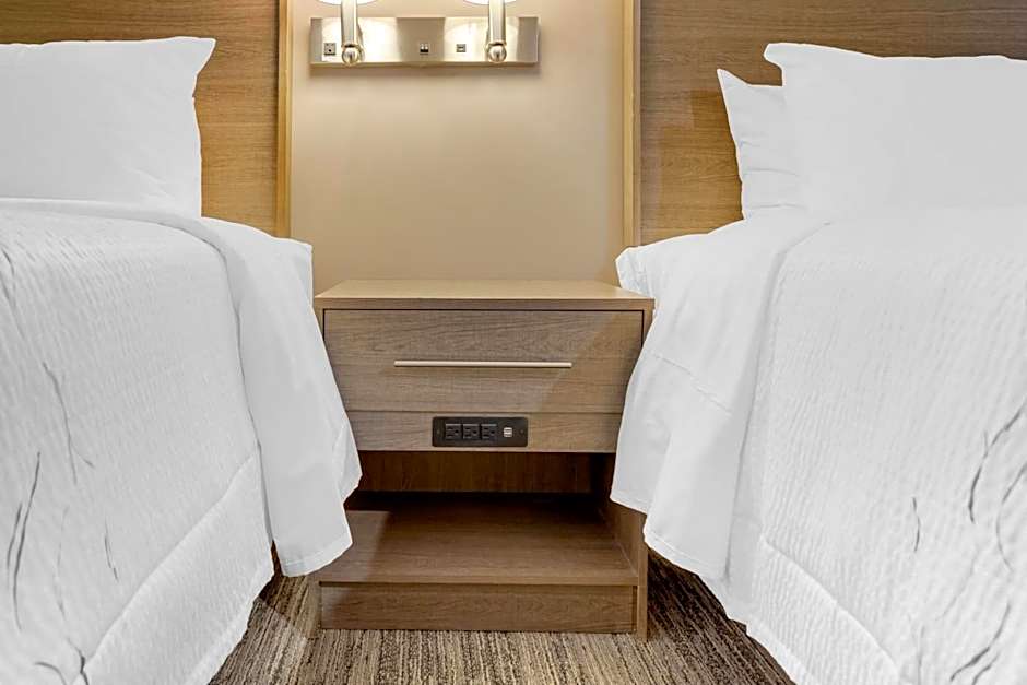 Red Roof PLUS+ Jamaica, NY - JFK Airport