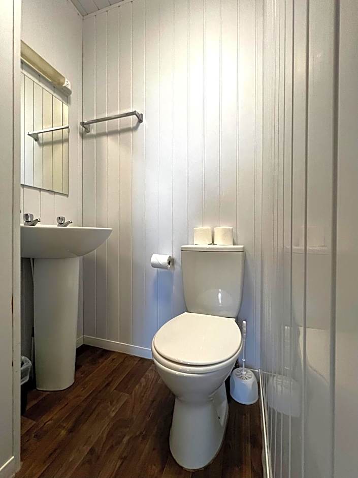 Central Cove Guesthouse