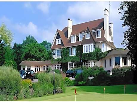 Le Manoir Hotel