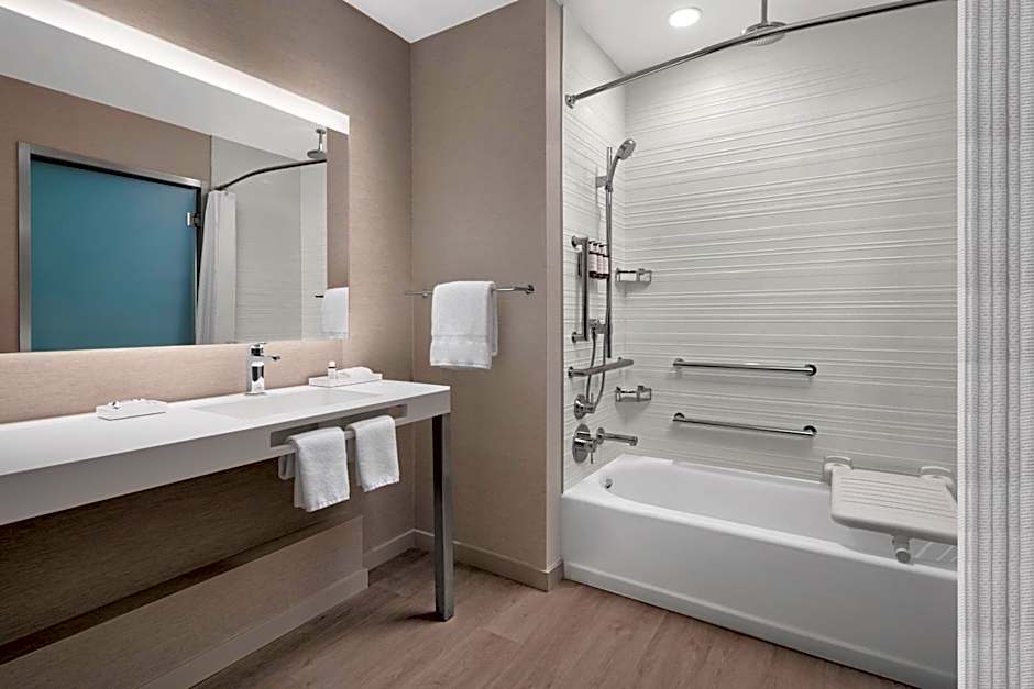 AC Hotel by Marriott Santa Rosa Sonoma Wine Country