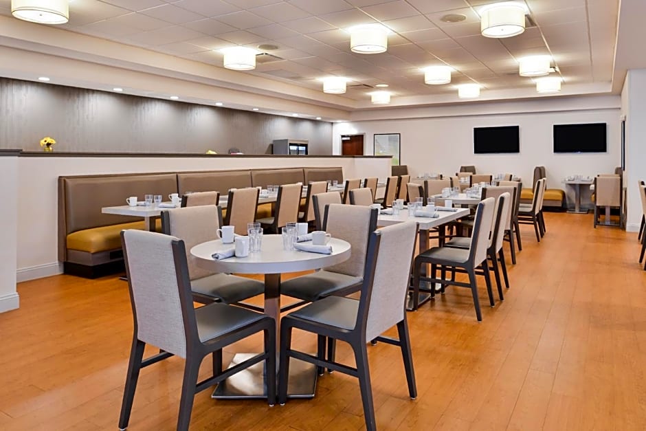 Holiday Inn Hotel & Suites Rochester - Marketplace