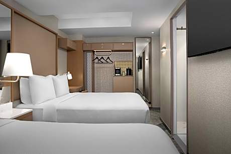 2 Queen beds, Guest room, 2 Queen