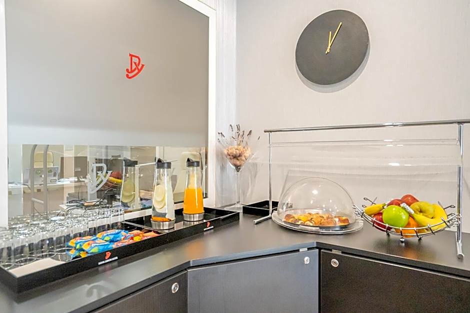 Dinya Lisbon Hotel & Lounge Bar