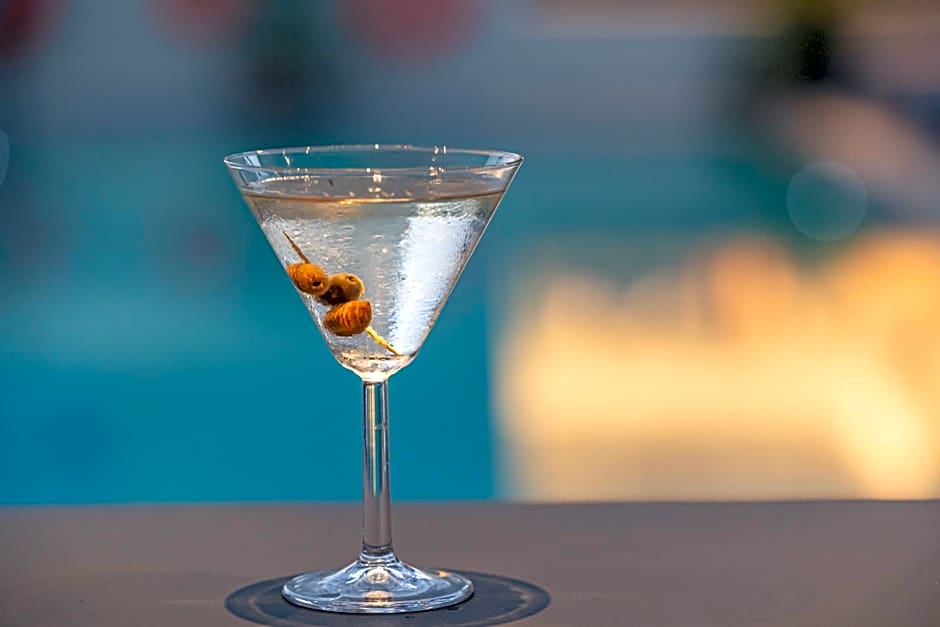 Cabana Blu Hotel & Suites