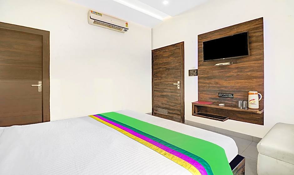 Itsy Hotels Anjali Mahal, 500 Mtrs From Mathura Railway Station