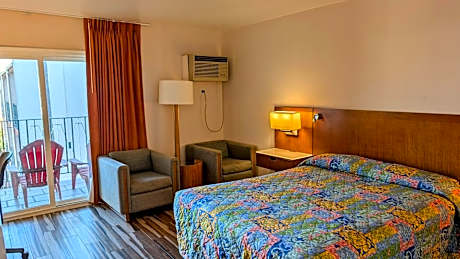 Deluxe Queen Room