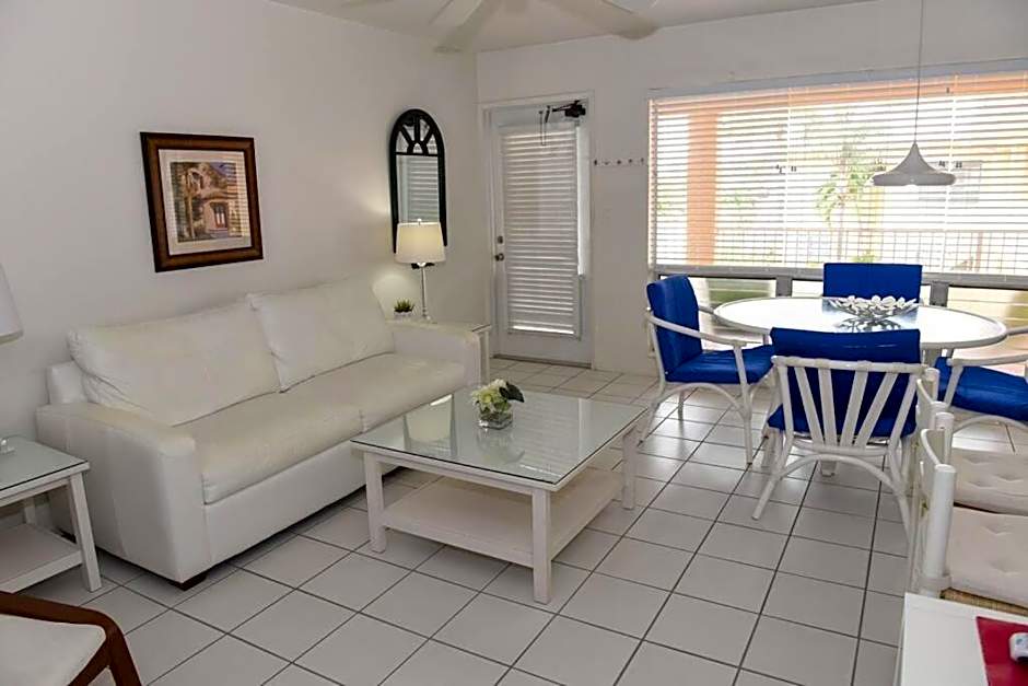 Aloha Apartments On the Intracoastal-Walk to the Beach