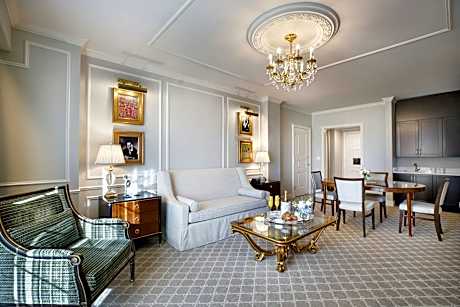 1 Bedroom Executive Suite, 1 King, Balcony