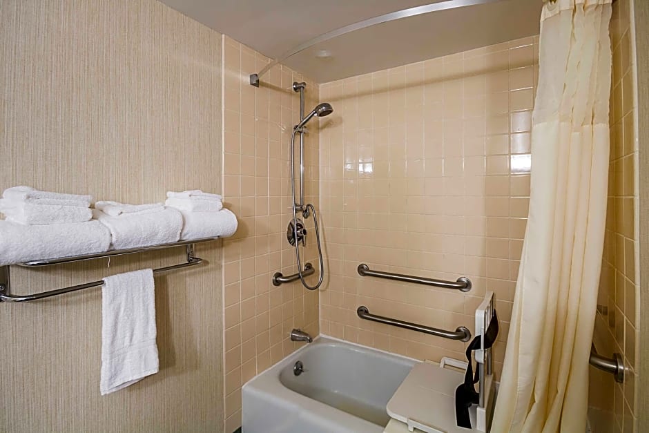 Clarion Inn Fairmont