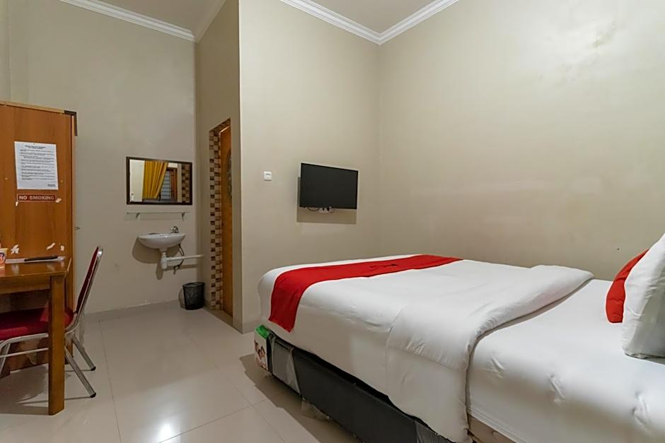 RedDoorz At Joyce Guest House Medan