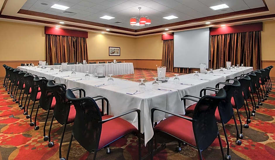 Hilton Garden Inn Milwaukee Airport