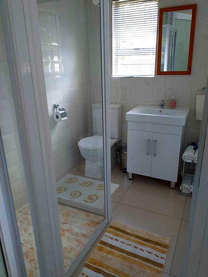 Kwa-Dlamathe Guesthouse