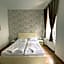 Easy Star Hotel