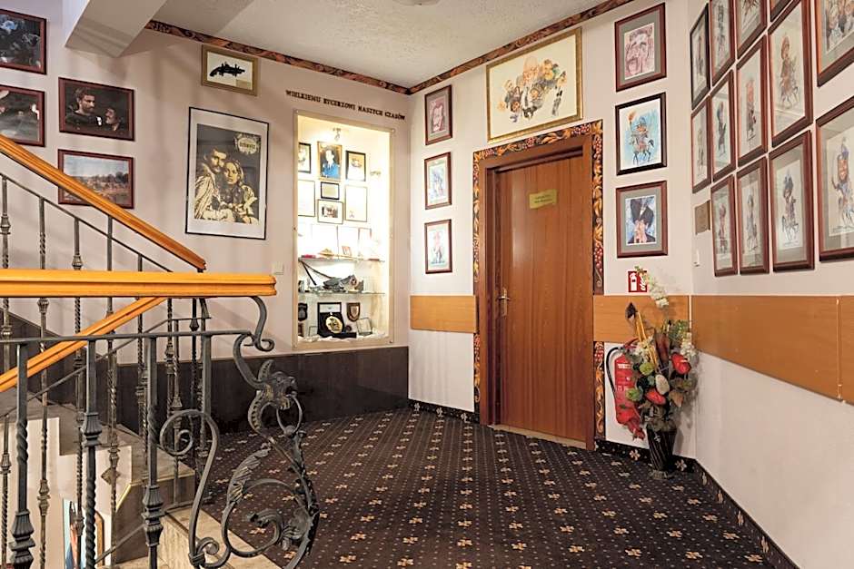 Hotel Trylogia