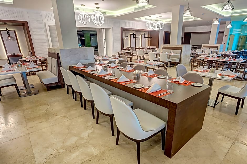 Royalton Blue Waters Autograph All-Inclusive Resor