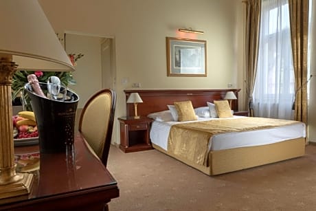 Superior Double Room with Balcony and Wellness access