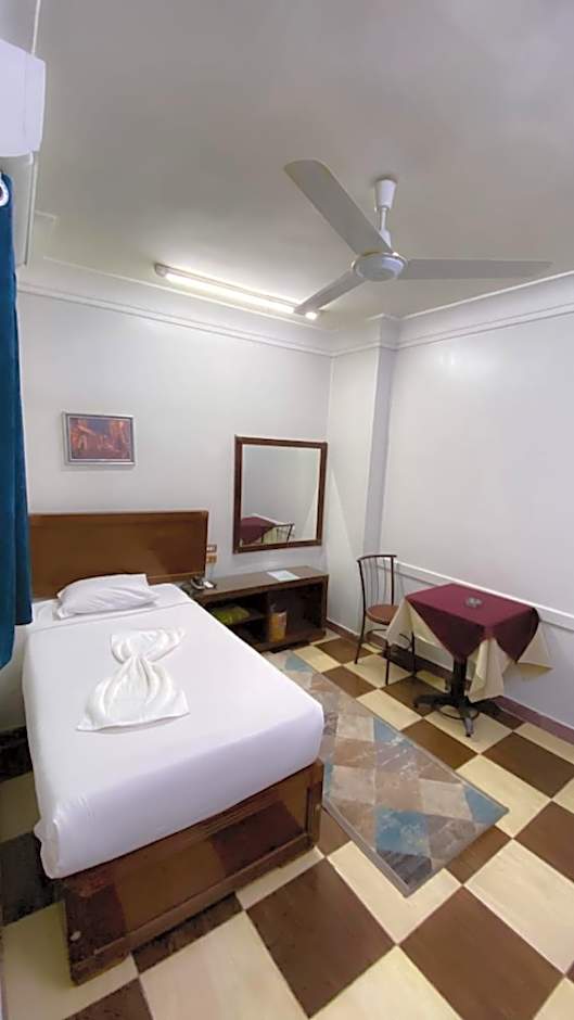 Dream Hotel