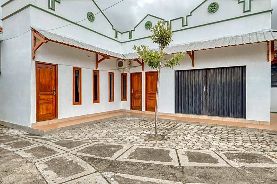 RedDoorz near Wisata Pantai Parangtritis