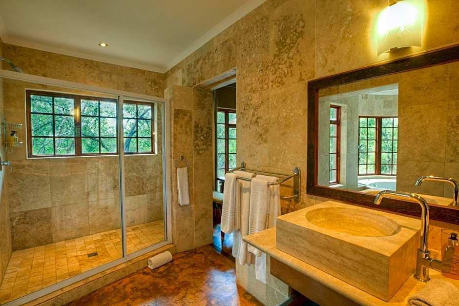 Vuyani Safari Lodge