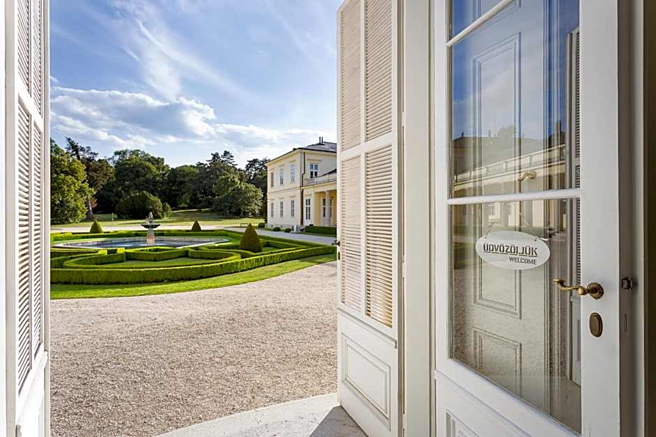 Károlyi Kastély Hotel & Restaurant
