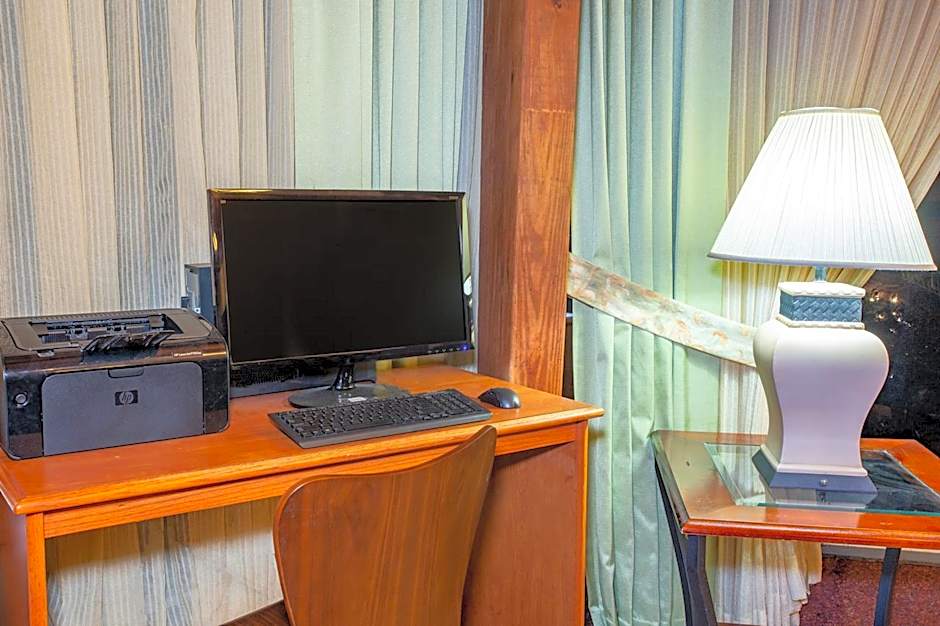 Super 8 by Wyndham North Palm Beach