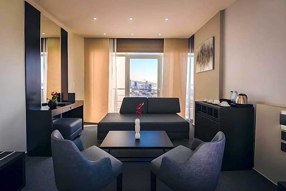 LOUIS V HOTEL LEBANON