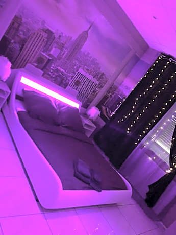 Love Paradise by Karen's Room Service