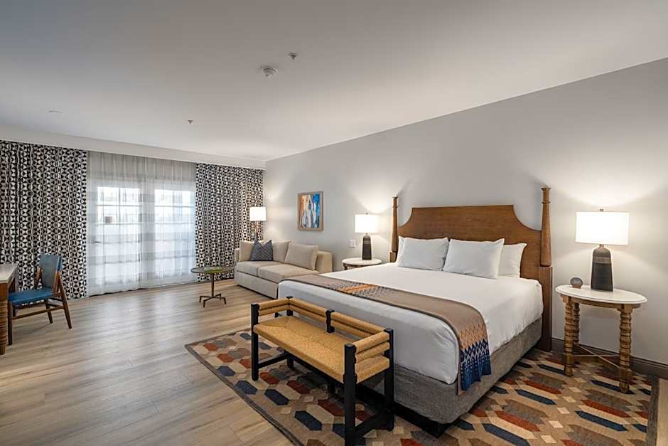 Photo 1 of 6 of Oasis 1 King Bed