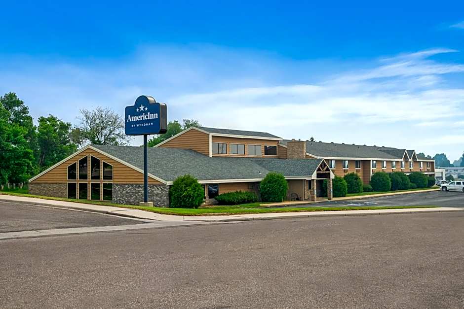 AmericInn by Wyndham Dickinson