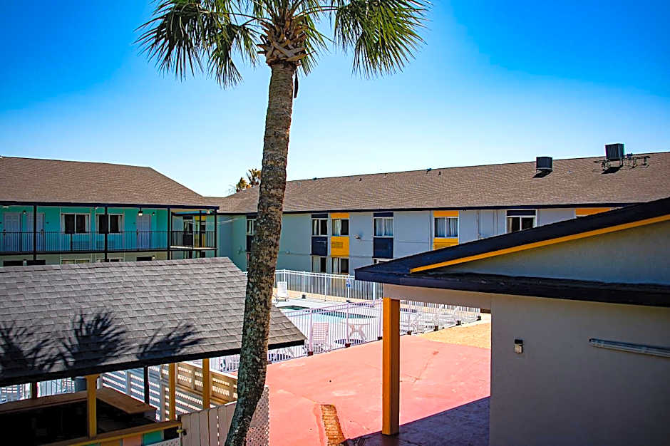 Super 8 by Wyndham Biloxi