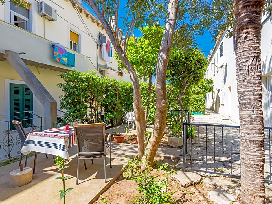 Apartments Mara