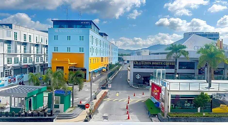 Cenang Plaza Beach Hotel