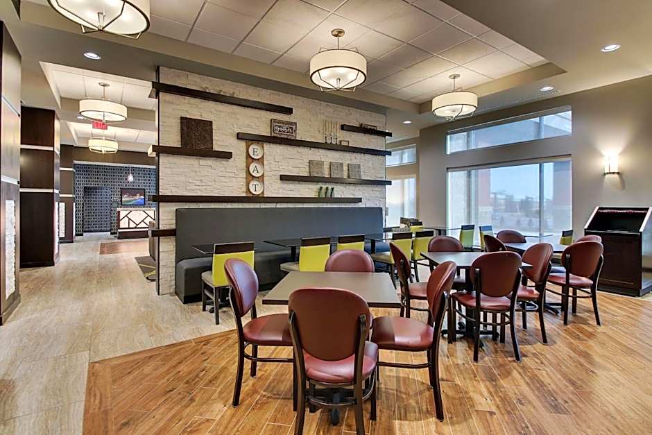 Drury Inn & Suites Cleveland Beachwood