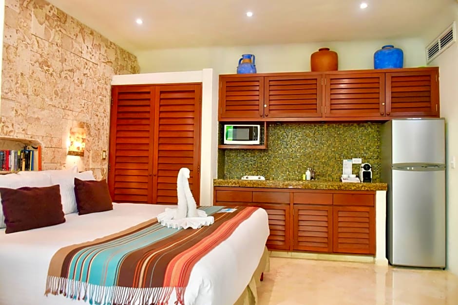 Playa Palms Beach Hotel
